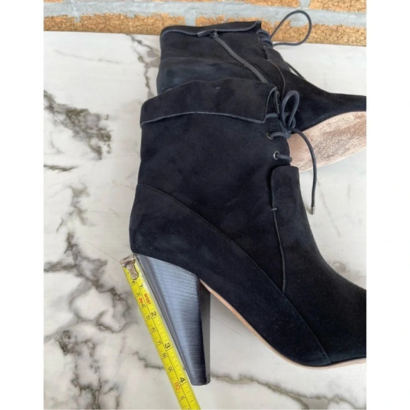 Veronica Beard "Hawthorne" Black Suede
Booties 38/7.5 - Picture 8 of 11